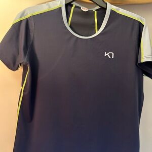 Women Kari Traa size 12 Fitness Shirt
